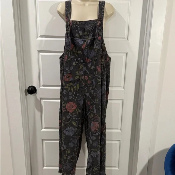 Easel High Hopes Slouchy Denim Overalls medium NWOT - Picture 3 of 9